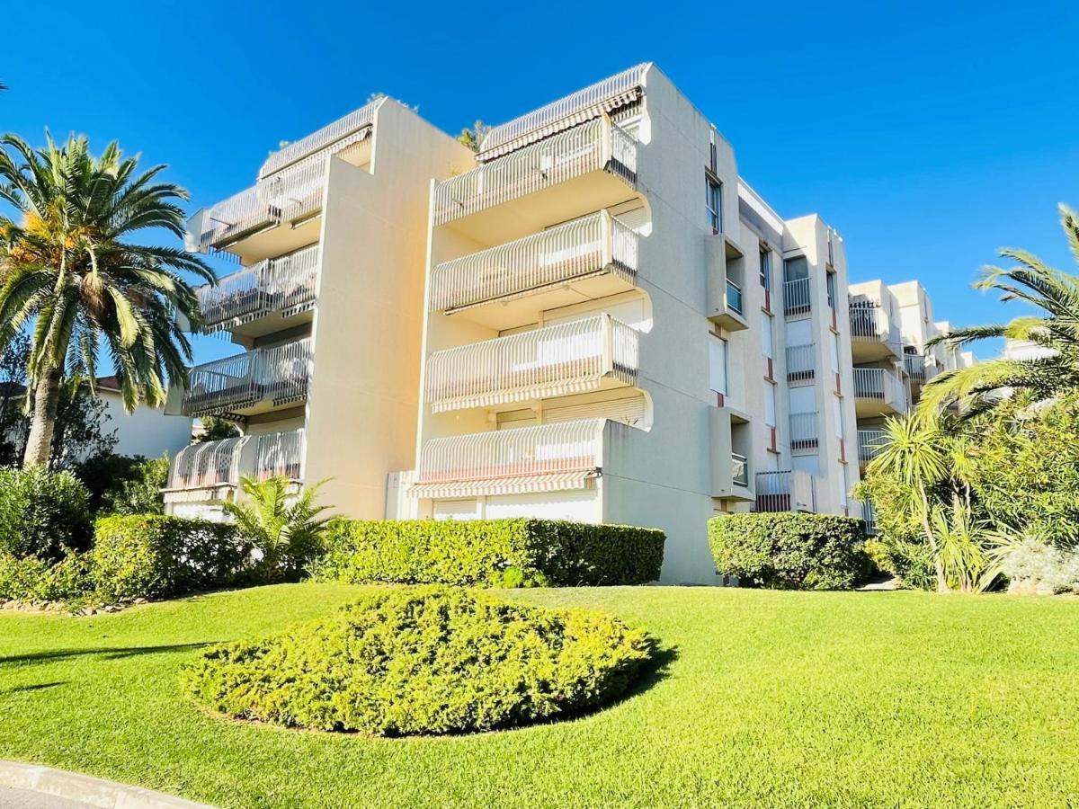 Tres Bel Appartement Face Au Port Santa -Piscine Сен-Рафаель Екстер'єр фото
