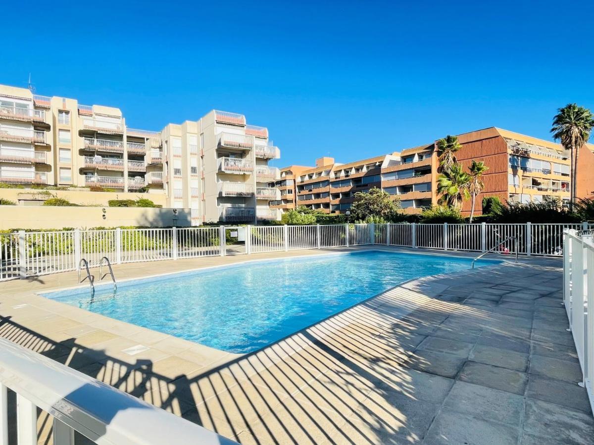 Tres Bel Appartement Face Au Port Santa -Piscine Сен-Рафаель Екстер'єр фото