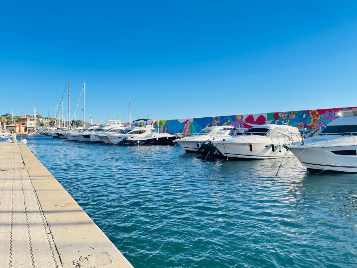 Tres Bel Appartement Face Au Port Santa -Piscine Сен-Рафаель Екстер'єр фото
