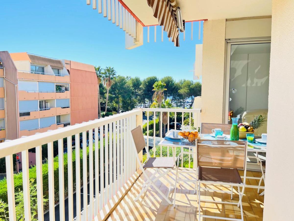 Tres Bel Appartement Face Au Port Santa -Piscine Сен-Рафаель Екстер'єр фото
